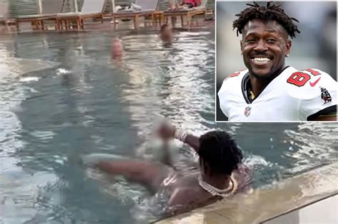 antonio brown pool photo|Former NFL star Antonio Brown exposes himself in。